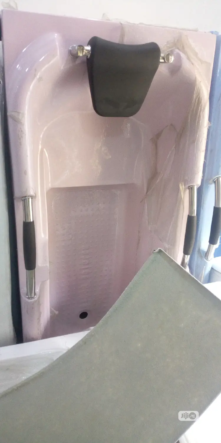 Executive Coloured Panel Bath