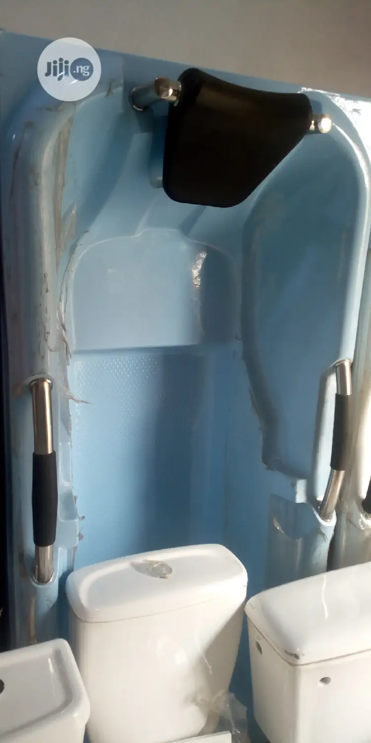 Executive Coloured Panel Bath