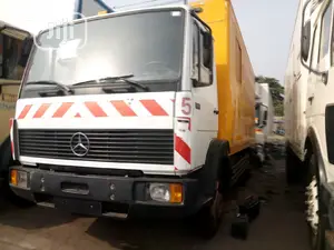 Mercedes-Benz 814 Continer Body