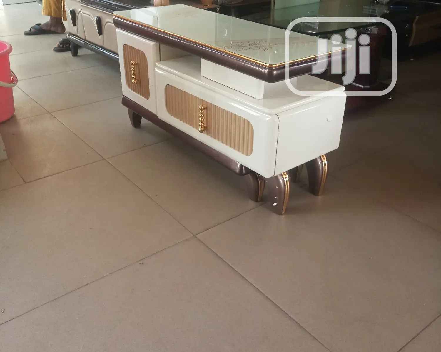 Tv Stand (Adjustable)