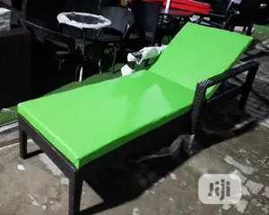 Swimming Pool Side Bed With Glass Top Side Stool