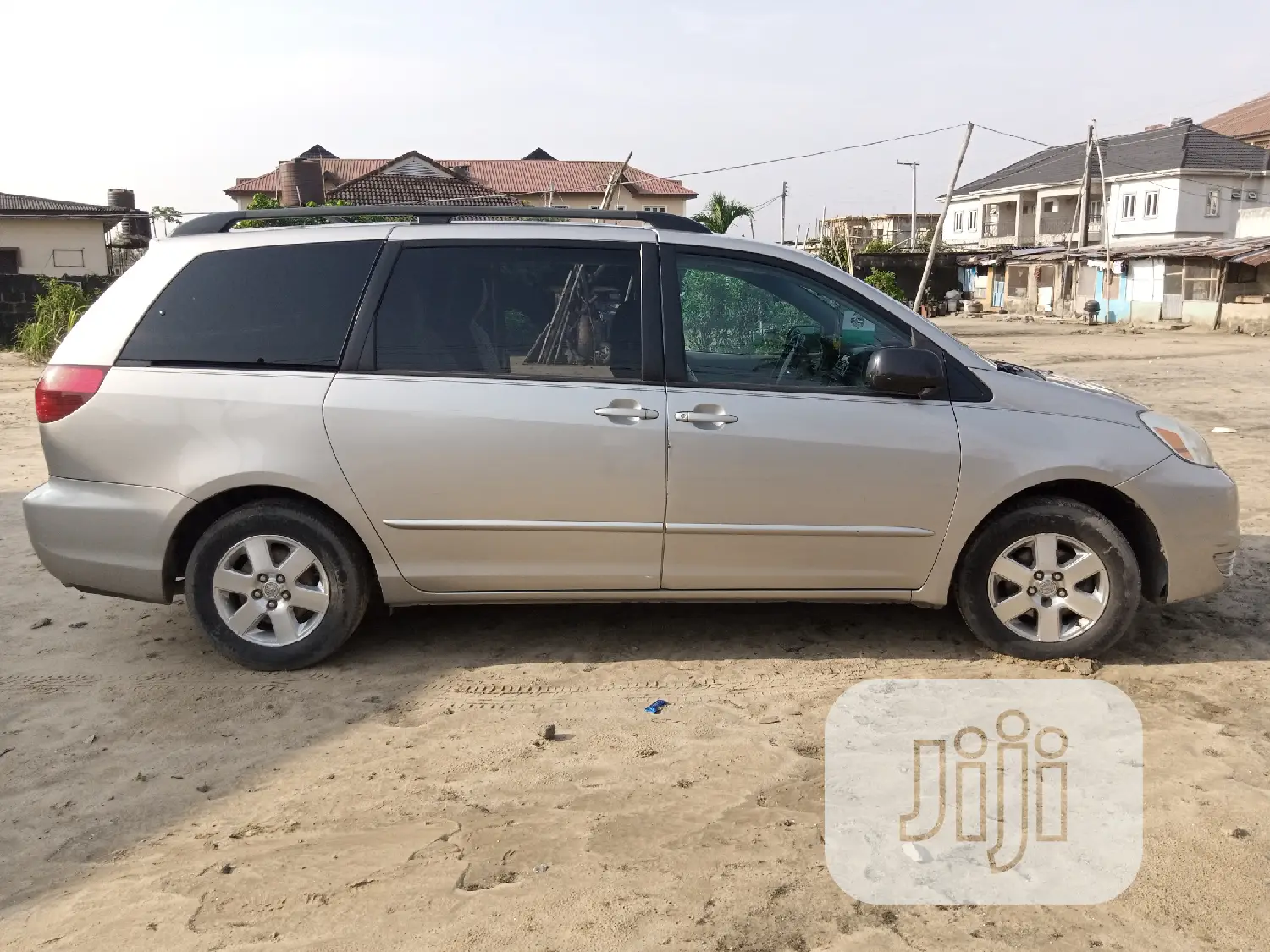 Sienna Available for Charter or Hire