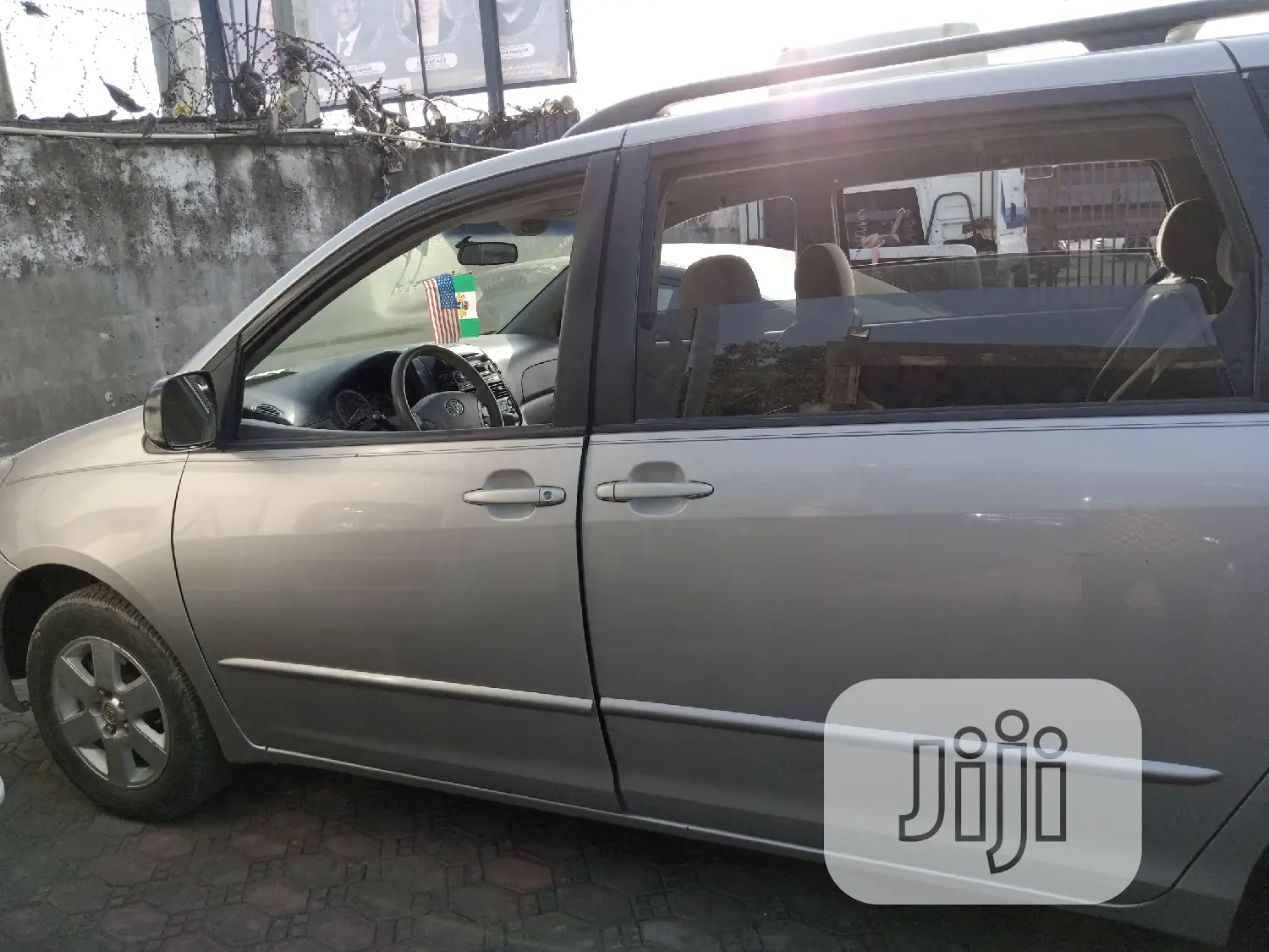 Sienna Available for Charter or Hire