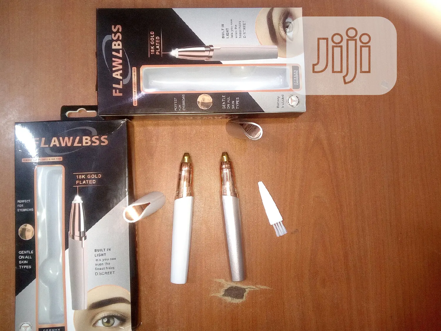 Flawless Eyebrow Trimmer