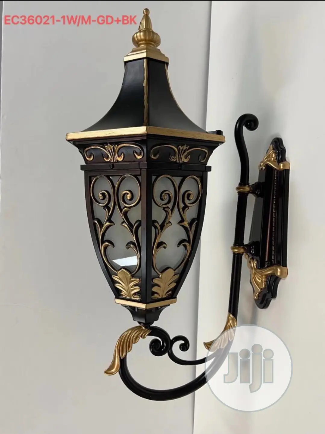 England Gate Lamp