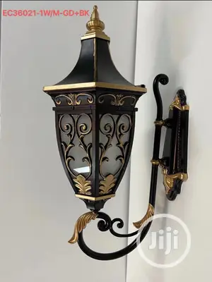 England Gate Lamp