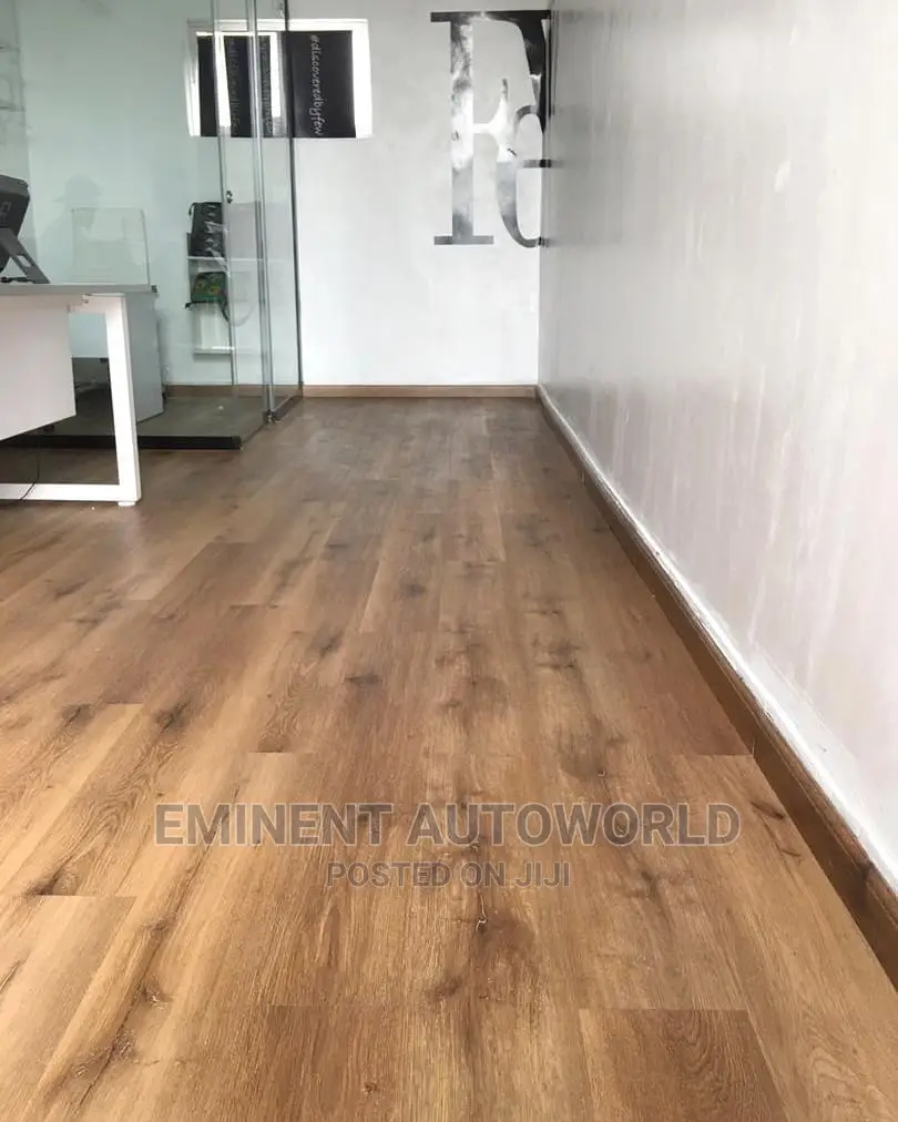Laminate Wooden Tiles Floor and Ceilings