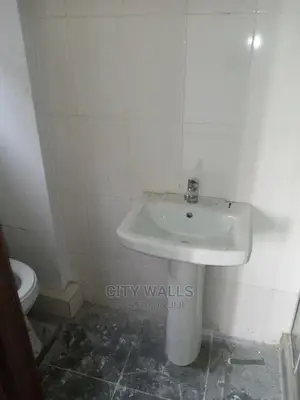 3bdrm Block of Flats in Ikate for rent