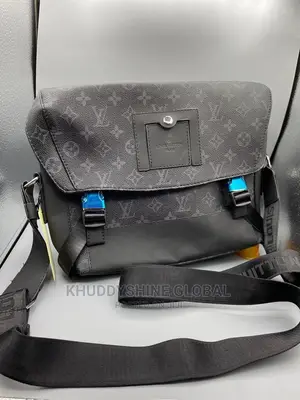 LOUIS VUITTON Men's Messenger PM Voyager