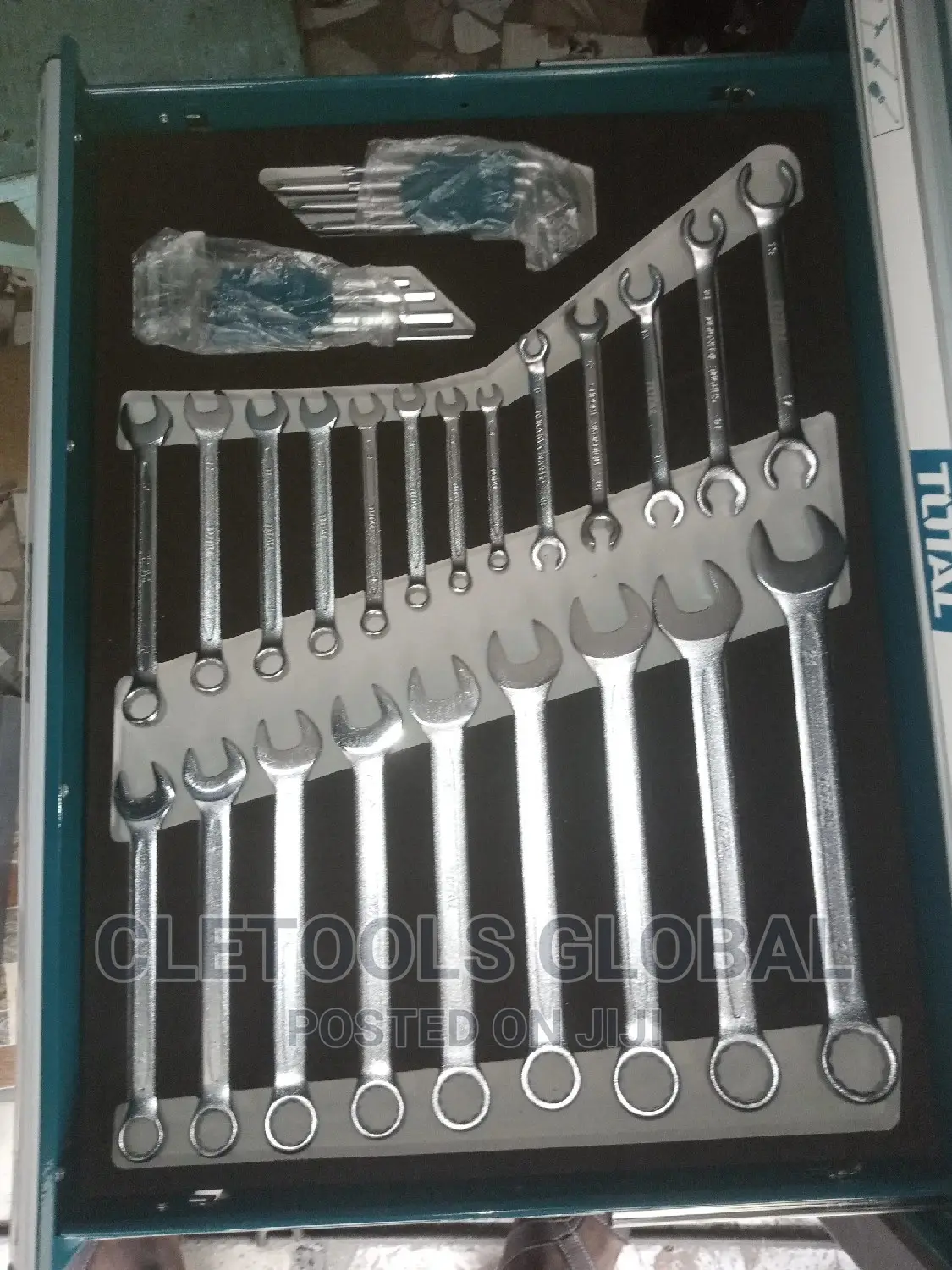 Trolley Tools Box Complete With Tools