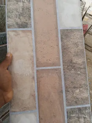 25/50 Spanish Outside Wall