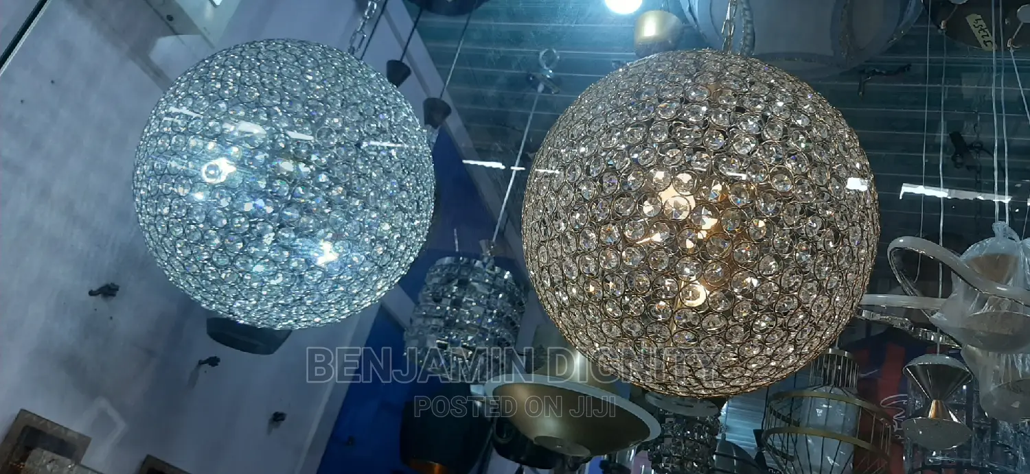 Rotationg Droped Crystal Pendant Light