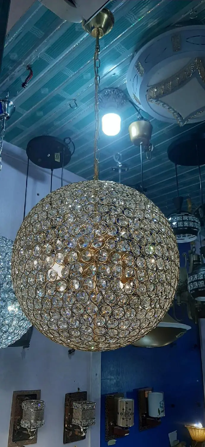 Rotationg Droped Crystal Pendant Light