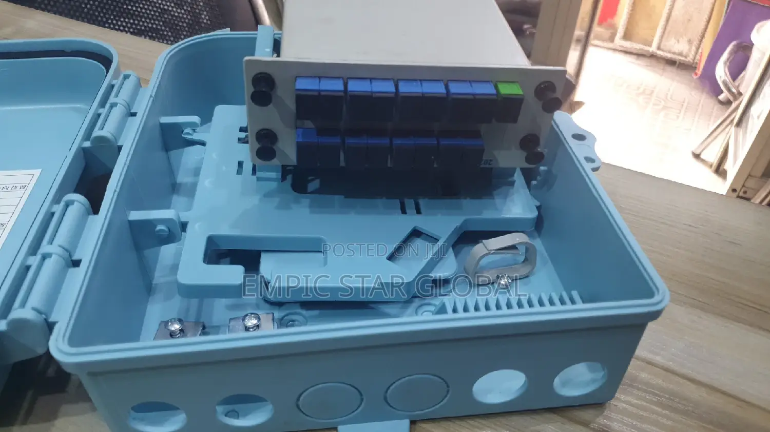 Fiber Optic Distribution Box Splitter Wall Mount for FTTH