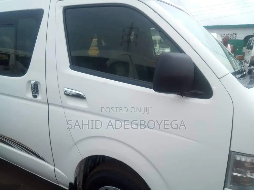 Toyota Hiace Executive Hire Service