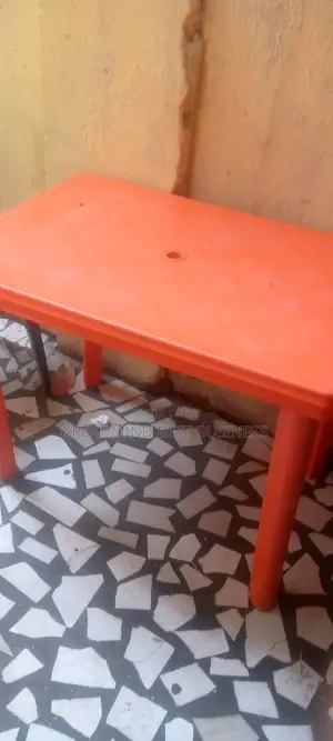 High Quality Plastic Table