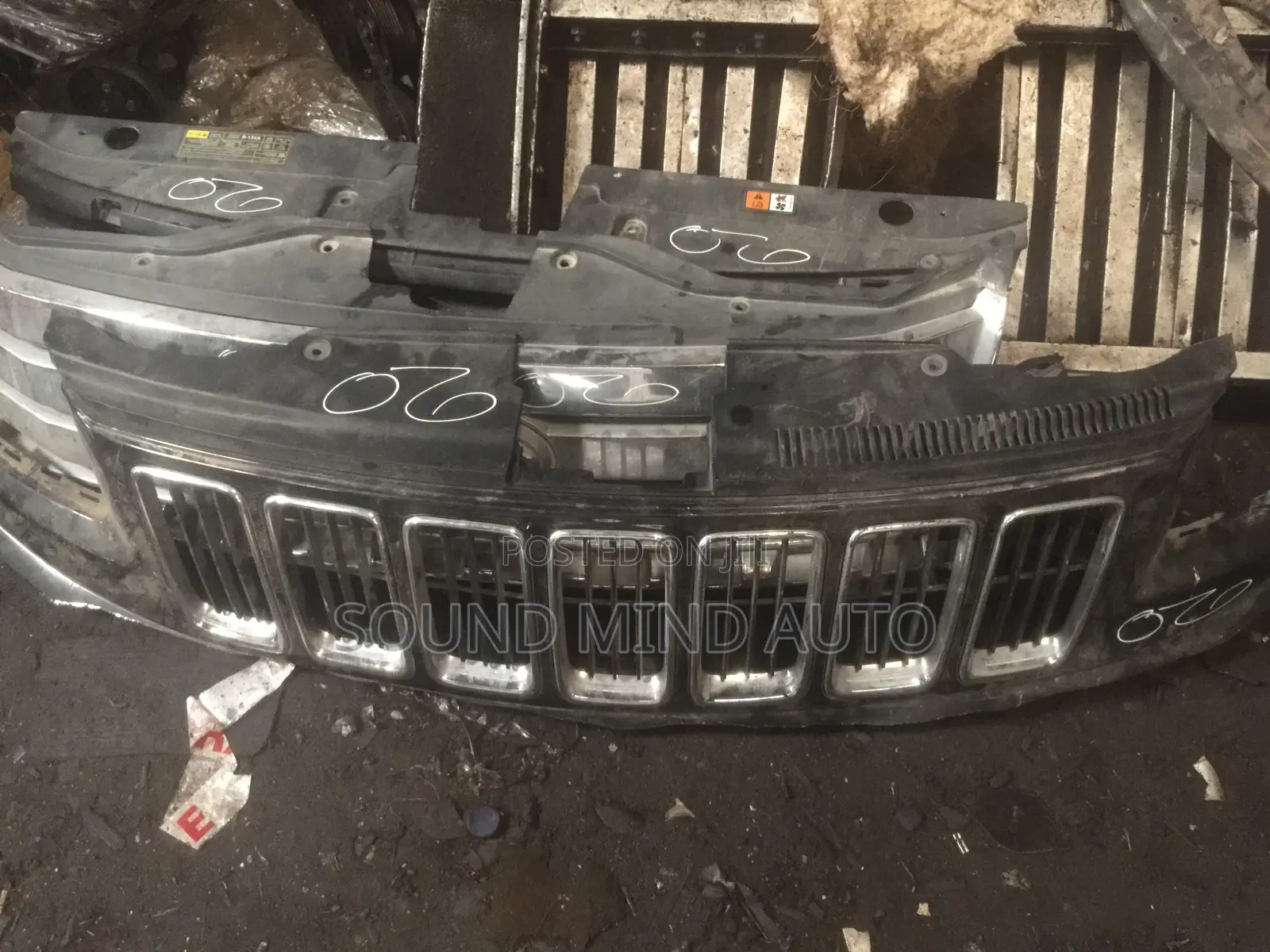 Cheroke Front Grille 2013 Model