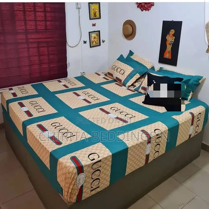 Family Size Bedsheet With 4 Pillowcases