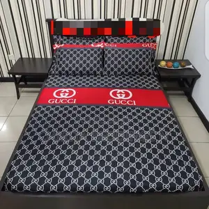 Family Size Bedsheet With 4 Pillowcases