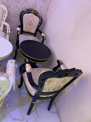 Royal Coffee/Wine Table With Chair