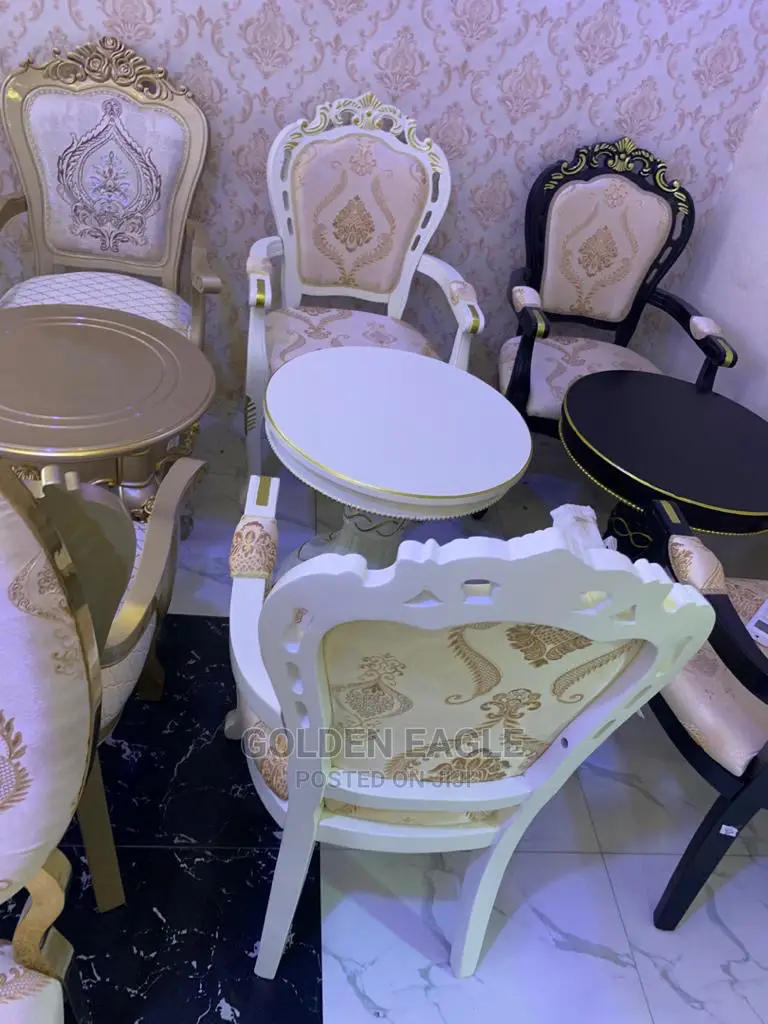 Royal Coffee/Wine Table With Chair