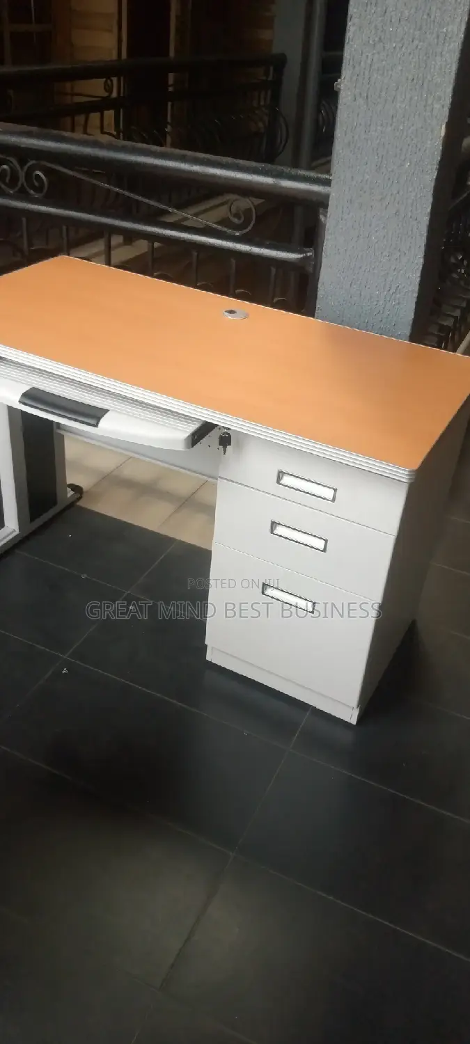 High Quality Metal Office Table