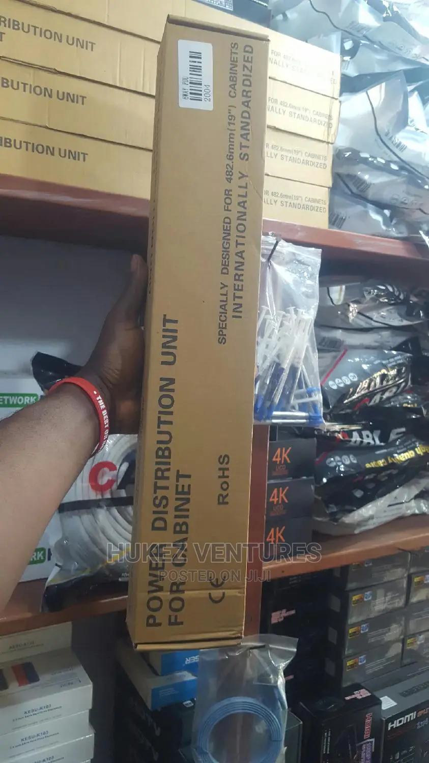 Power Distribution Unit (PDU). 6ways