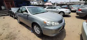 Toyota Camry 2005 Gray