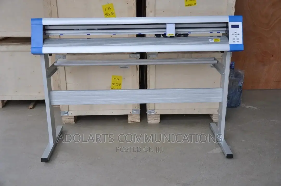 2ft Cutting Plotter + Signmaster Software and Camera Scan