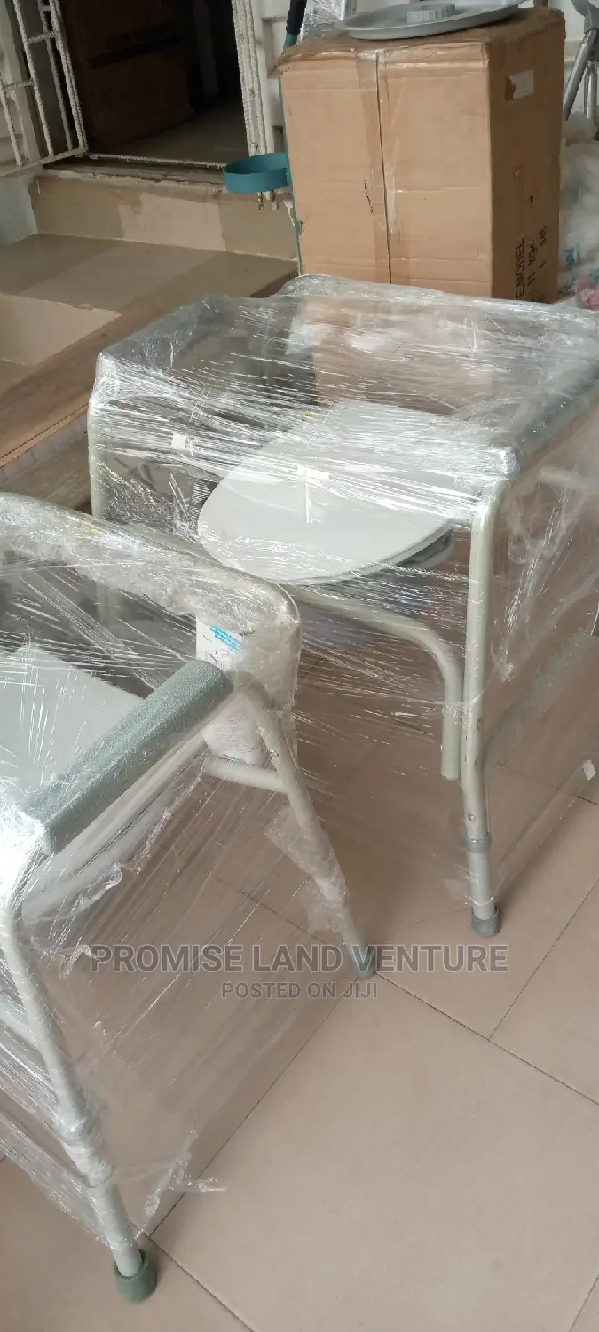 Commod Chair