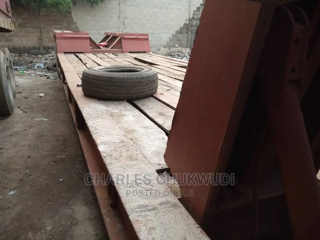 80tons Front Loader Lowbed