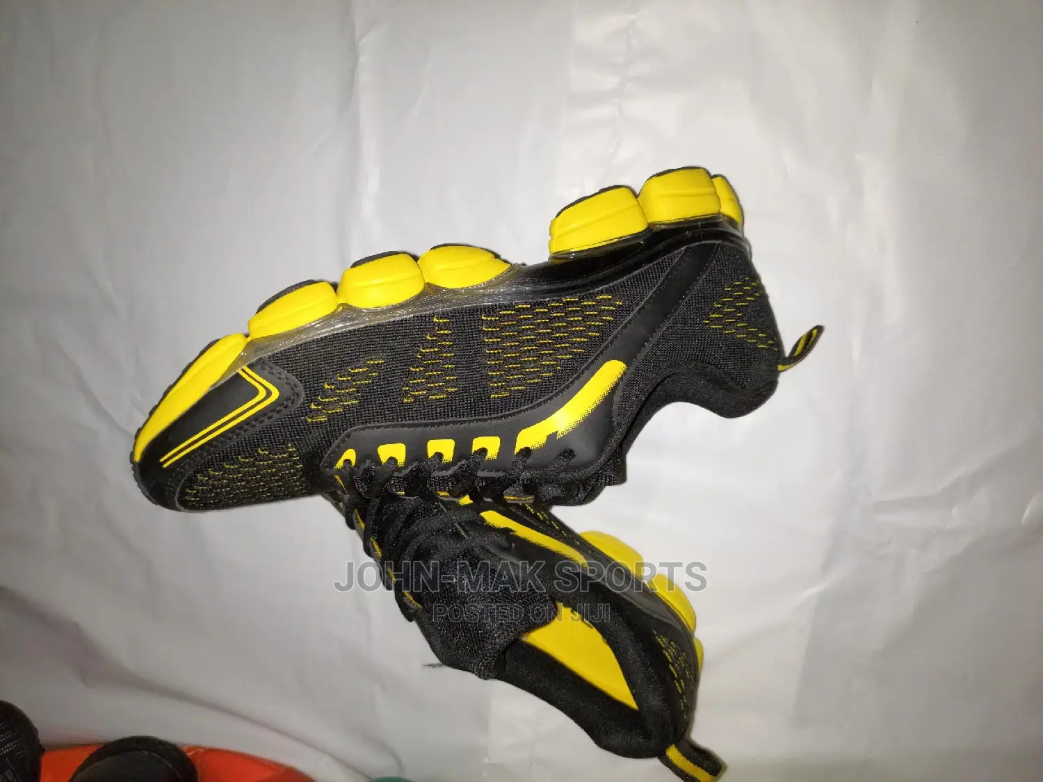 Training Canvas Shoes