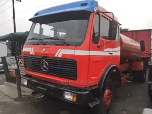Mercedez Benz Truck 1998 Red