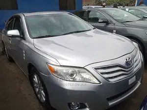 Toyota Camry 2010 Silver