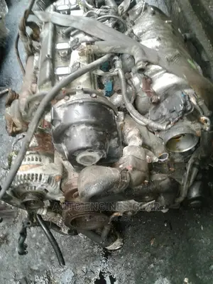 2uz V8 Engine
