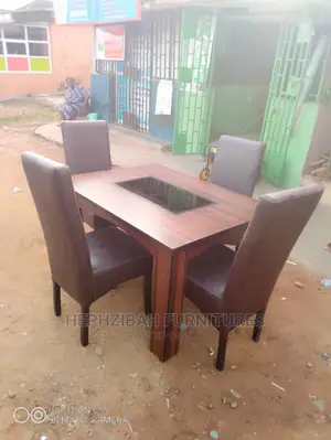 4 Seater Brown Dinning With Table