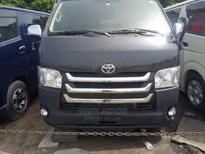 Toyota HiAce 2010