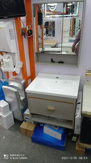Cabinet Basin With Mirror