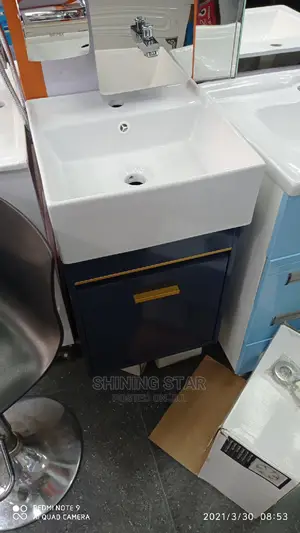 Cabinet Basin With Mirror