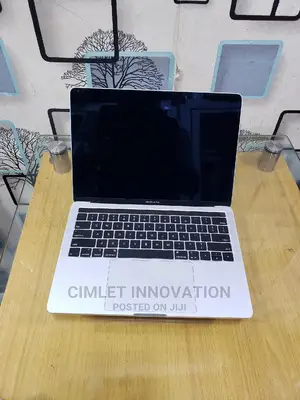 Laptop Apple MacBook Pro 2019 16GB Intel Core I5 SSD 256GB