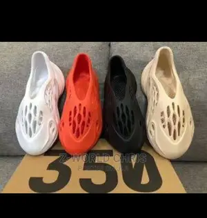 Yeezy Foam Runner Black,Red,White Milk Colour