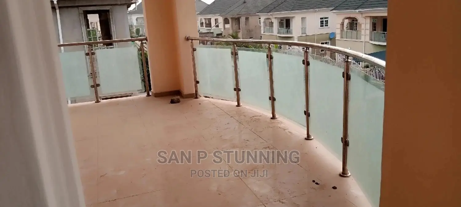 Stainless Handrail Glass Arc