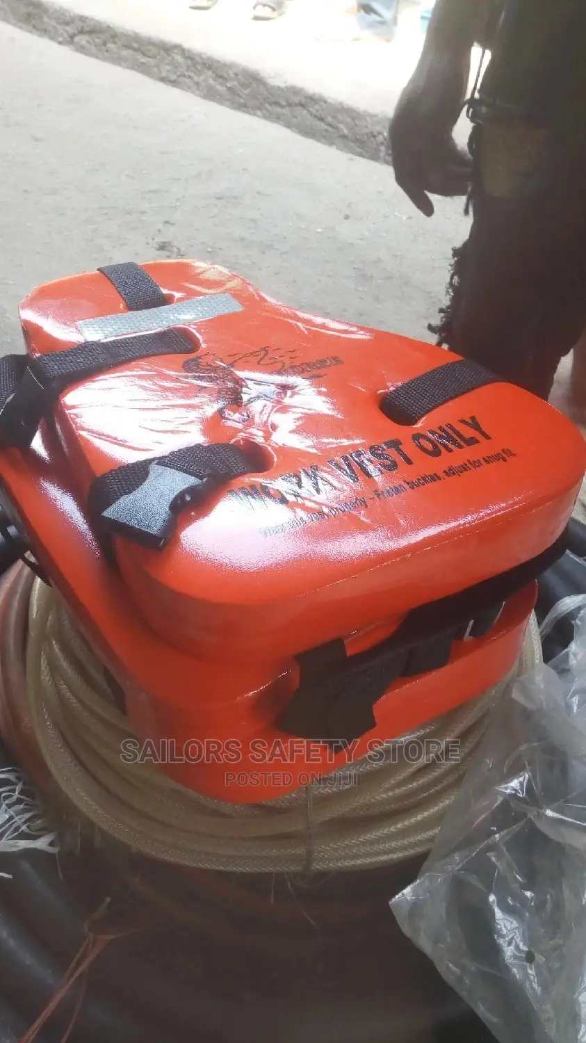 Life Vest(Three Pikein)