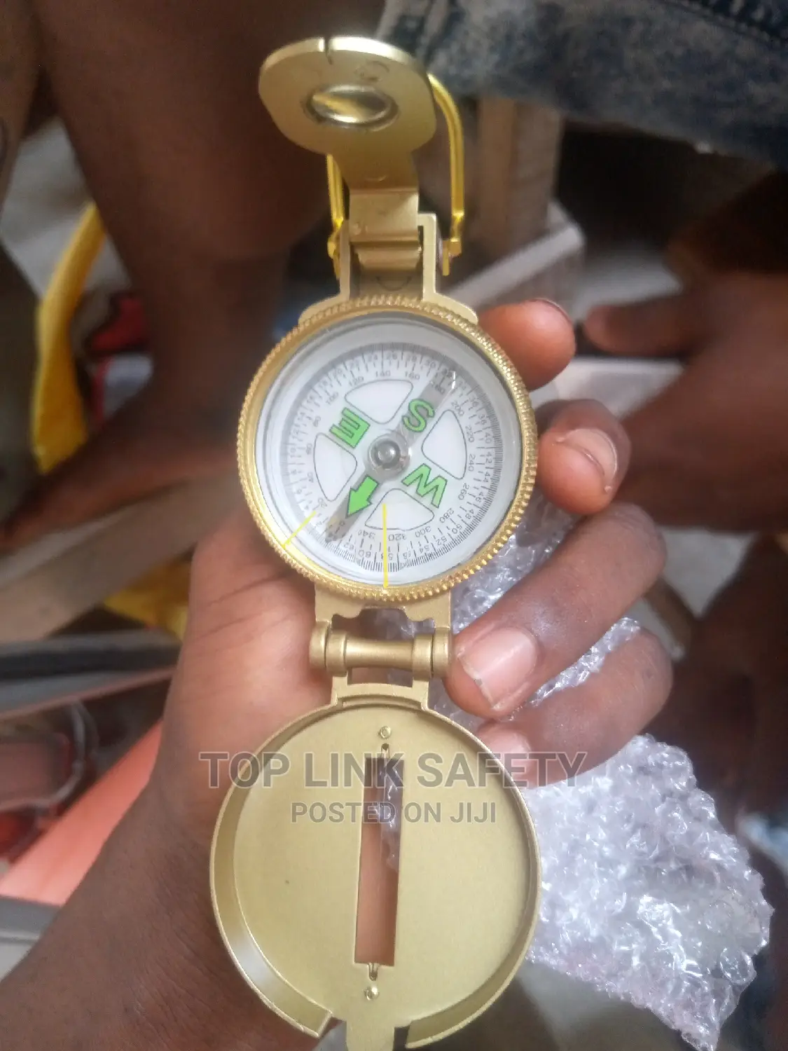Compasses 