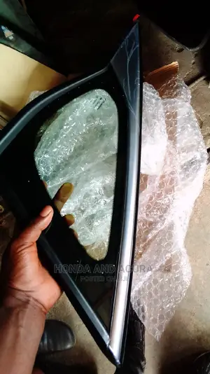 Vent Glass With Crome 2018-020 Honda Accord