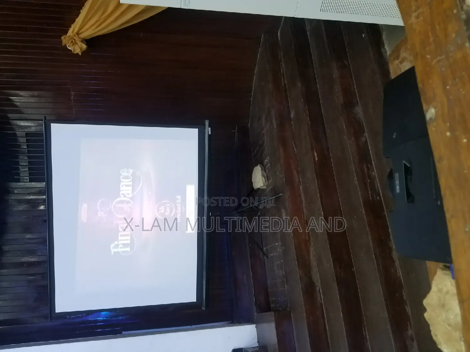 Projector and Projector Screen for Rent