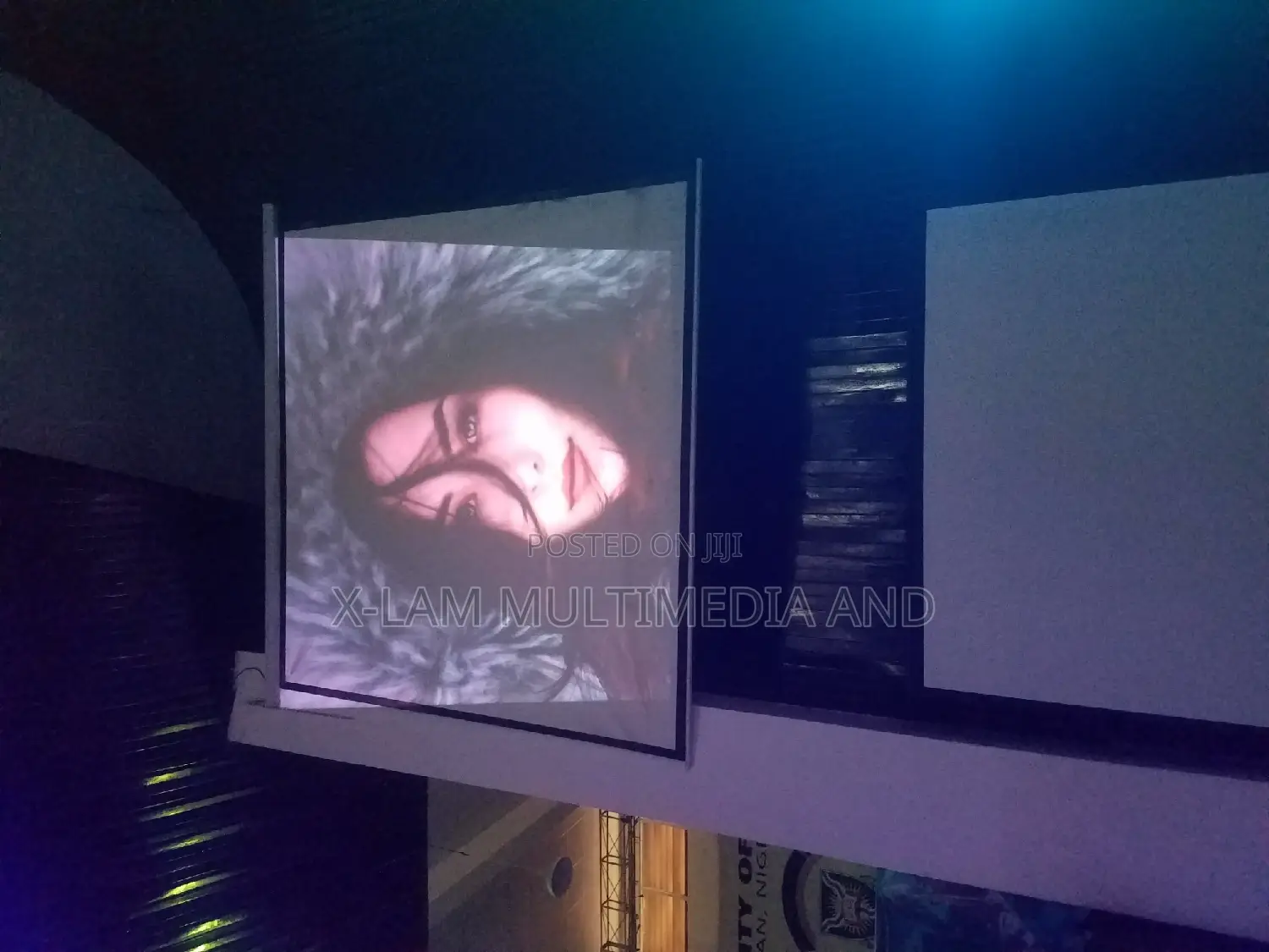 Projector and Projector Screen for Rent