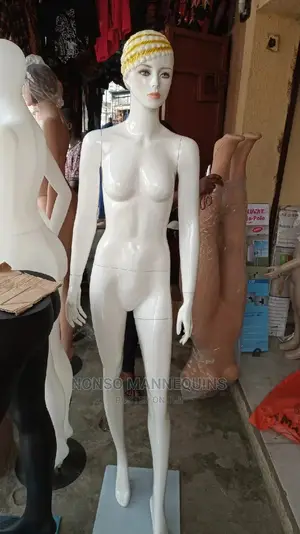 Female Fibre Glossy White Female Mannequins
