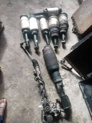 Balloon Shocks for Range Rover and Steering Rags.