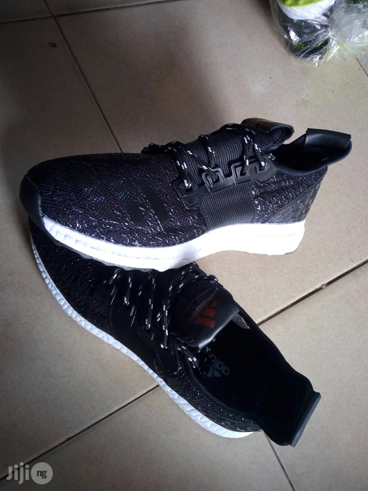 Adidas Sneakers